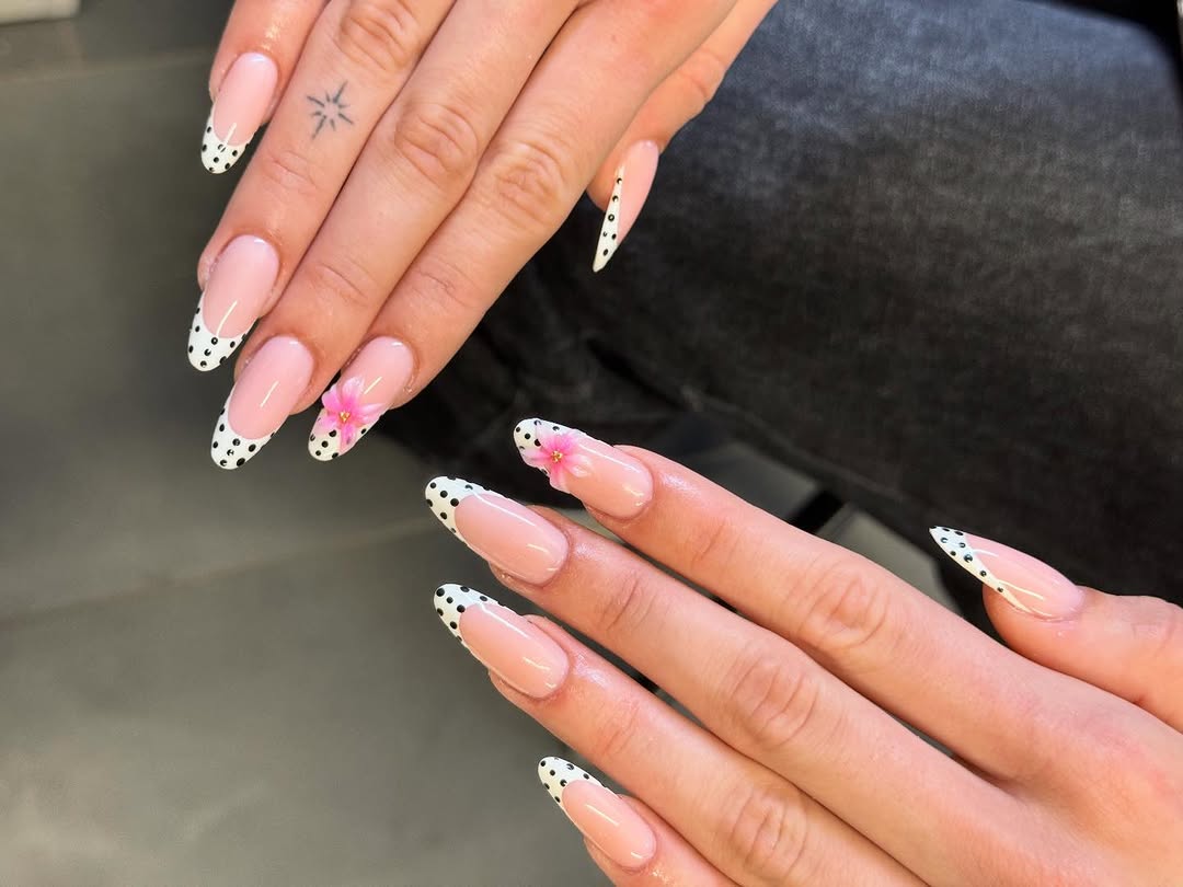 Polka-Dot French Nägel